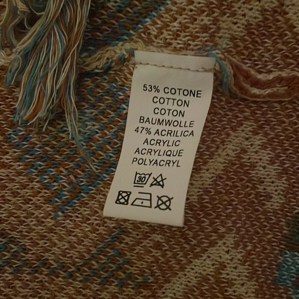 Beautiful vest with Aztec pattern - Picture 3 of 3